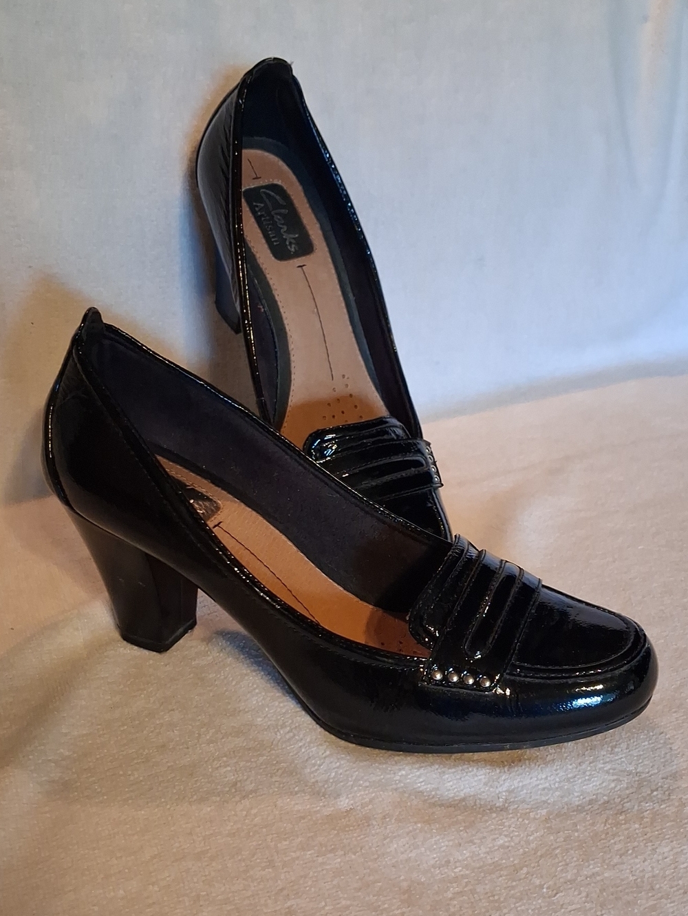 Clarks Black Patent Leather Mid-Heel Loafer Pumps Size 8.5